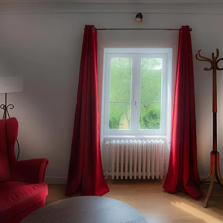 Les Chambres De L'hostellerie Du Commerce Gelles
